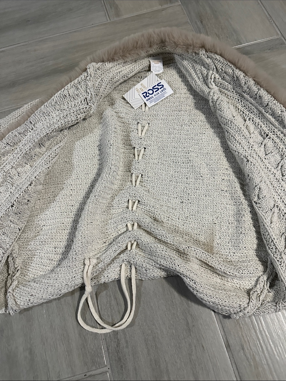 Cable Knit Shrug with Faux Fur Trim - Cream - Picture 4 of 6